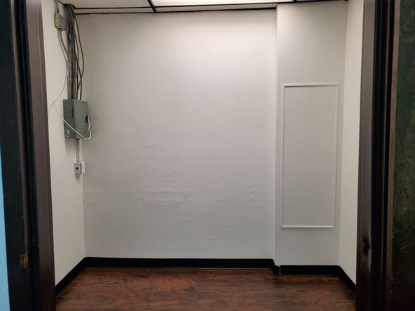 FUNCTIONAL OFFICE. GREAT LAY-OUT. 20 to 50 cents less then comparable buildings.